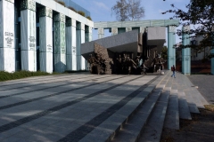 m005